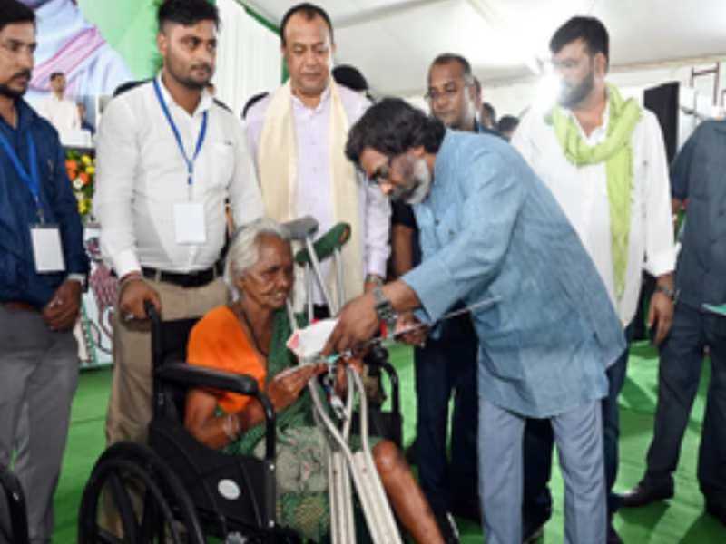 रांची में कुष्ठ रोग प्रभावित 256 परिवारों को मिला पक्का आशियाना, सीएम हेमंत ने सौंपी चाबी